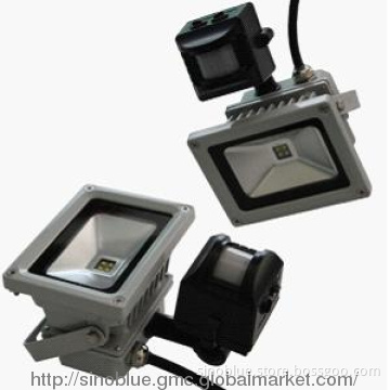 PIR sensor controlling CREE led flood light